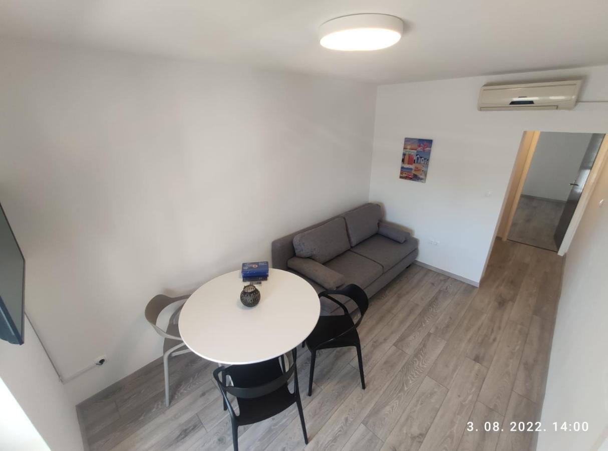 Aqua Apartments Omiš Buitenkant foto