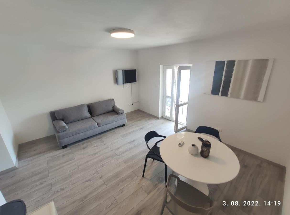 Aqua Apartments Omiš Buitenkant foto