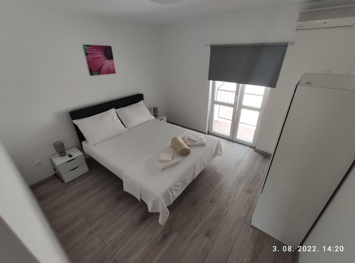 Aqua Apartments Omiš Buitenkant foto