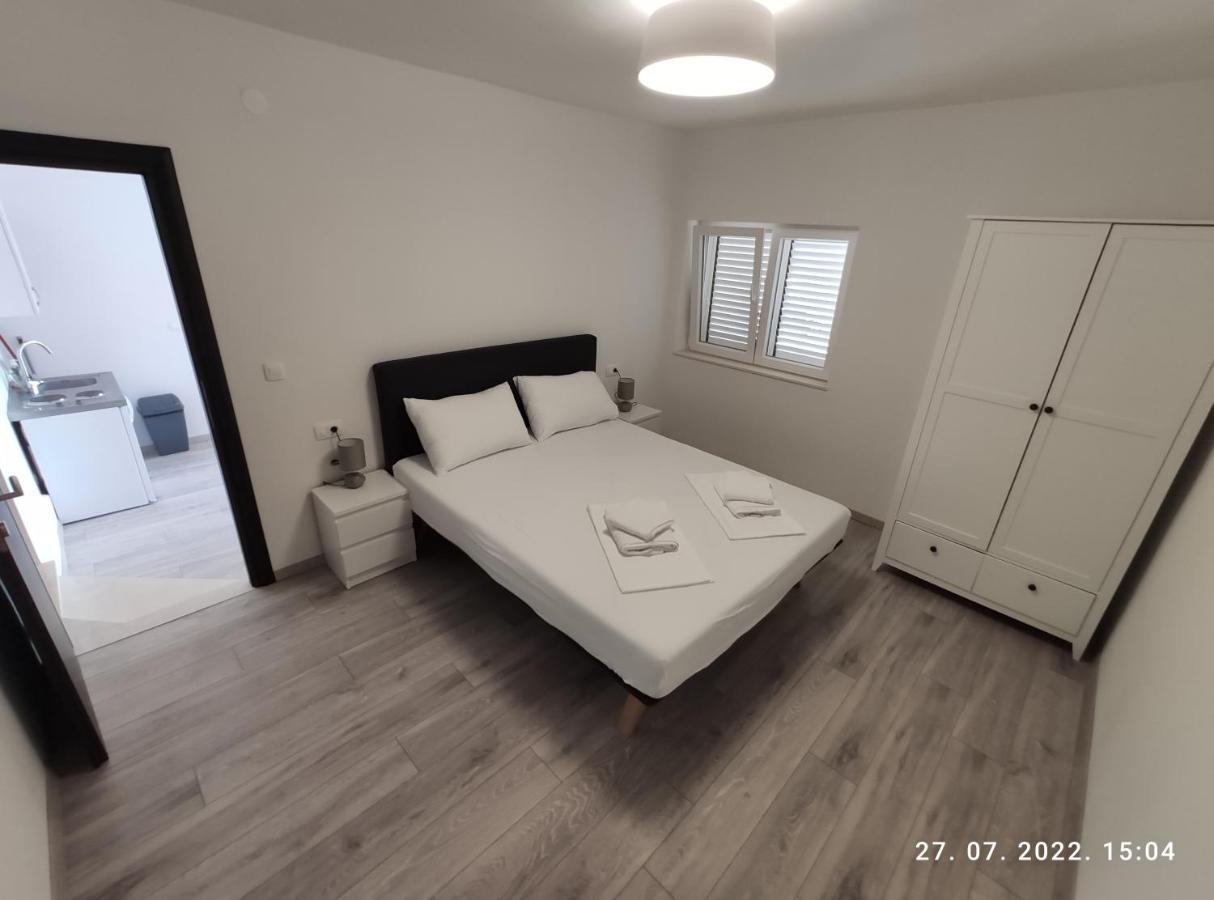Aqua Apartments Omiš Buitenkant foto