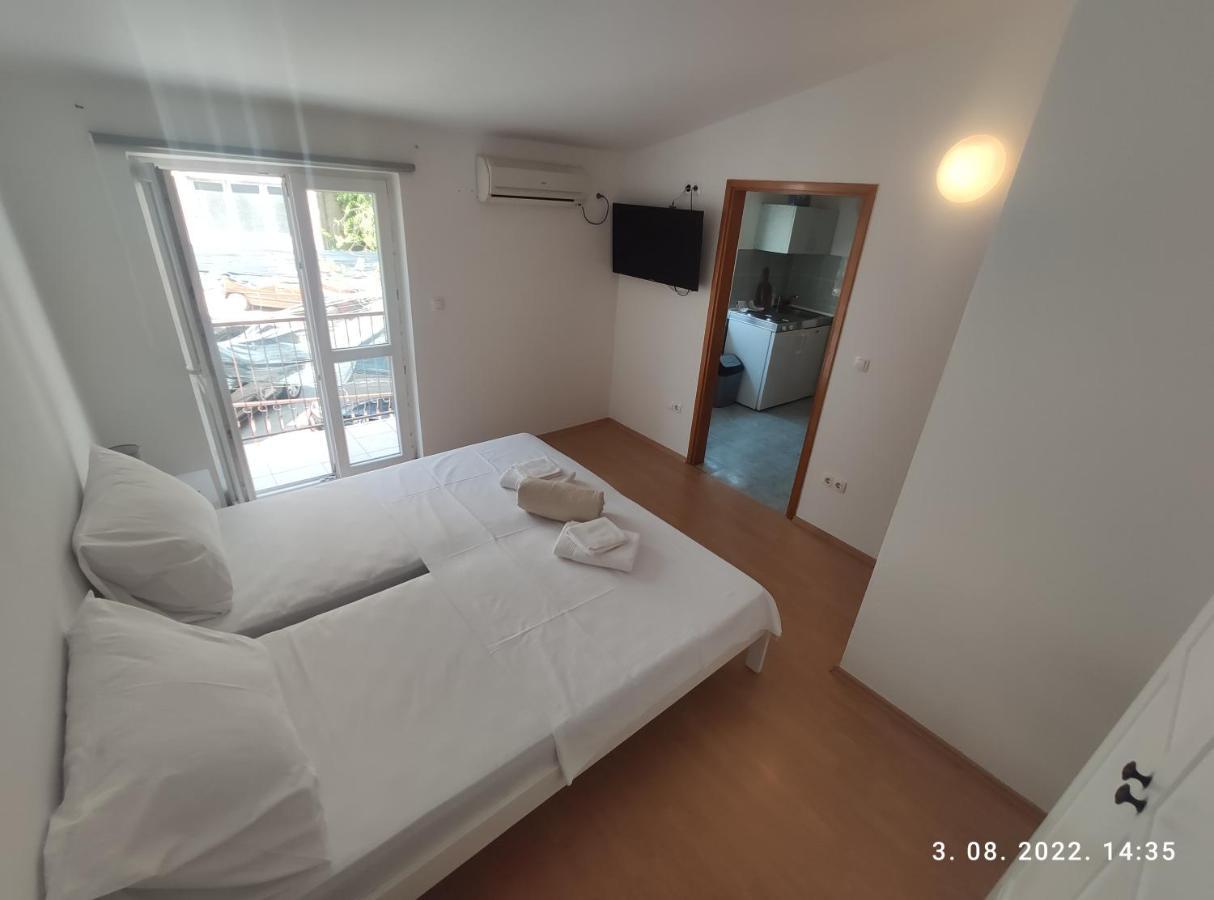 Aqua Apartments Omiš Buitenkant foto