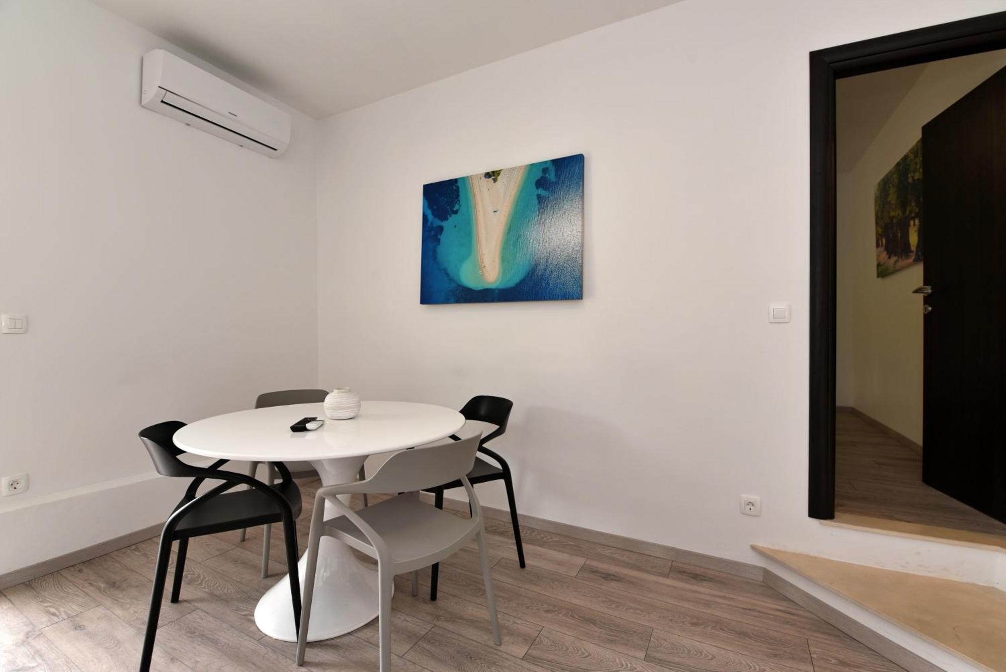 Aqua Apartments Omiš Buitenkant foto
